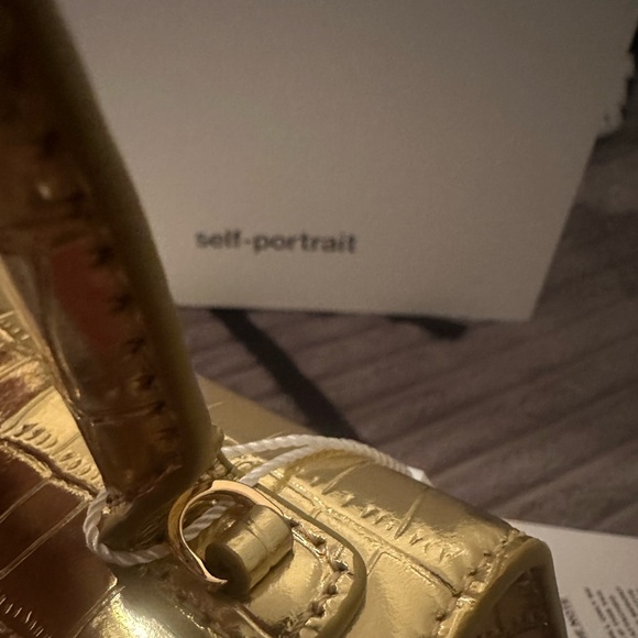 ⚡️⚡️SELF PORTRAIT GOLD BOW CROC BAG⚡️⚡️ - Picture 2 of 10